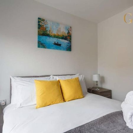 2 Bedroom Apartment Chapel Riverside At Goshen Property Serviced Accommodation Southampton, Free Wifi & Parking מראה חיצוני תמונה